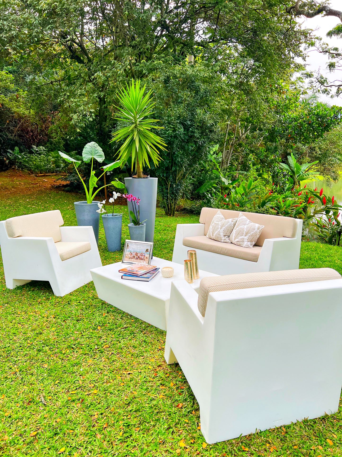 Angolo Sofa Set
